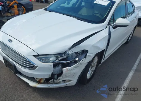 2018 Ford Fusion S z USA, uszkodzony, nr VIN 3FA6P0G73JR211919